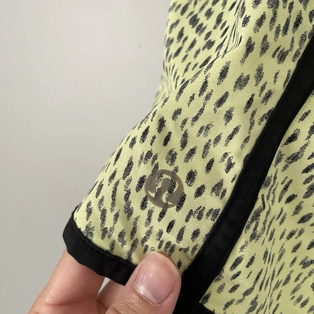 Lululemon Size 8 Yellow Printed Tracker Shorts 4